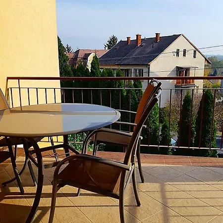 Garda Apartman5 Apartament