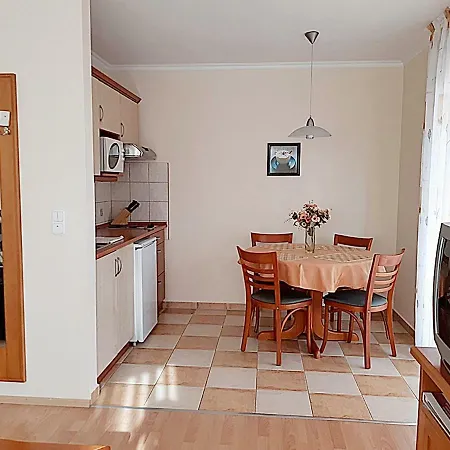 Garda Apartman5 Apartament Héviz