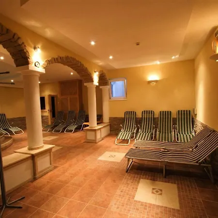 Apartament Garda Apartman5 *